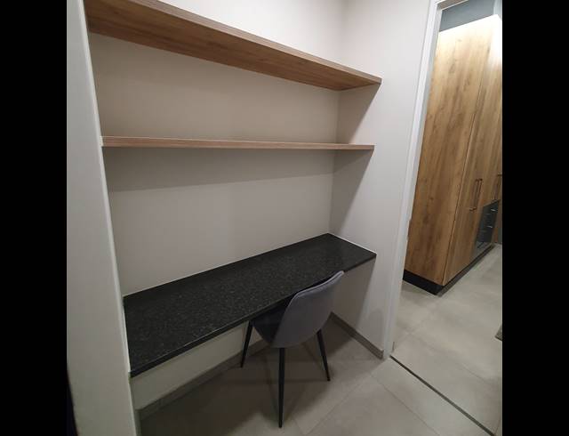 2 BEDROOM APARTMENT FOR SALE IN MENLO PARK